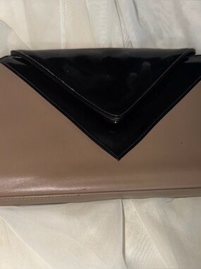 ✨ Vintage Minimalist Clutch | Neutral Beige + Black Trim | Timeless Chic